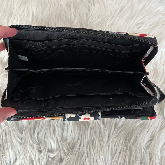 {Vera Bradley} Turnlock Wallet in Floral Print - Picture 12 of 13